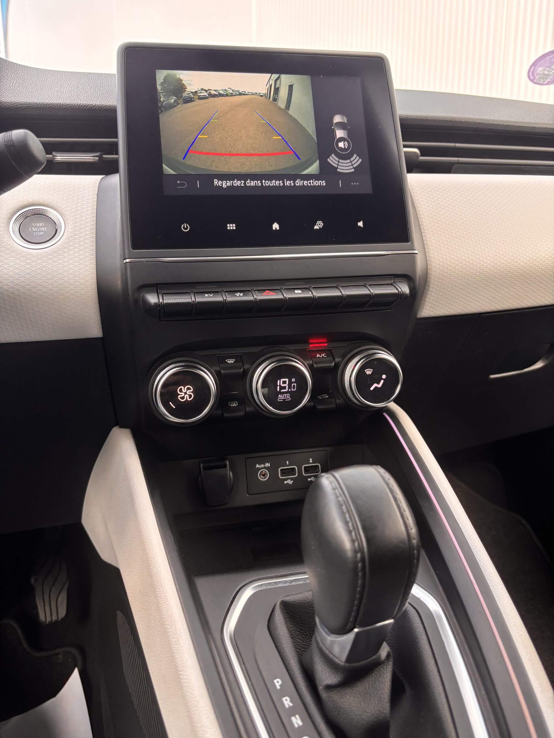 
								Renault Clio V E-Tech Hybride 145Cv Techno full									