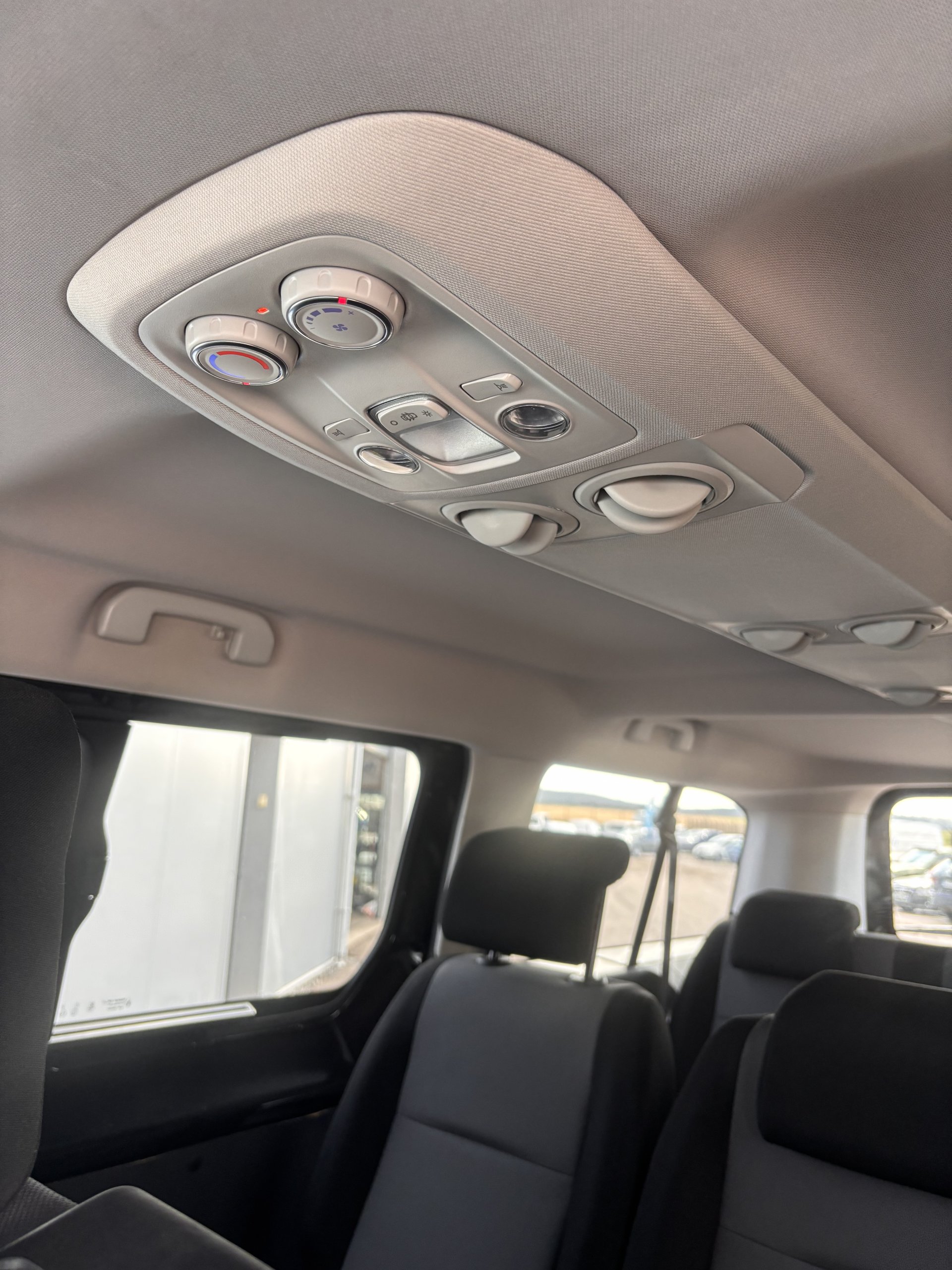 
								Peugeot Expert Traveller Long Hdi 120Cv 9 Places full									