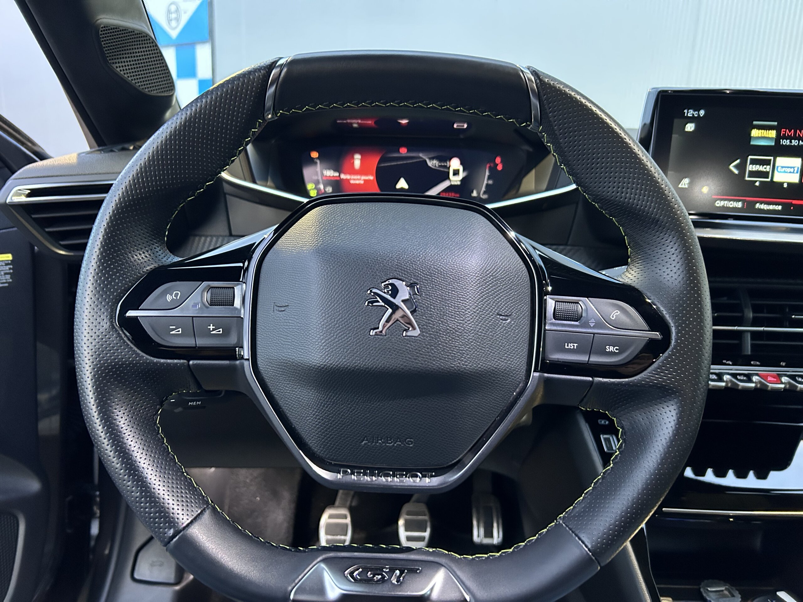 
								Peugeot 208 GT 1.5 BLUEHDI 100CV full									