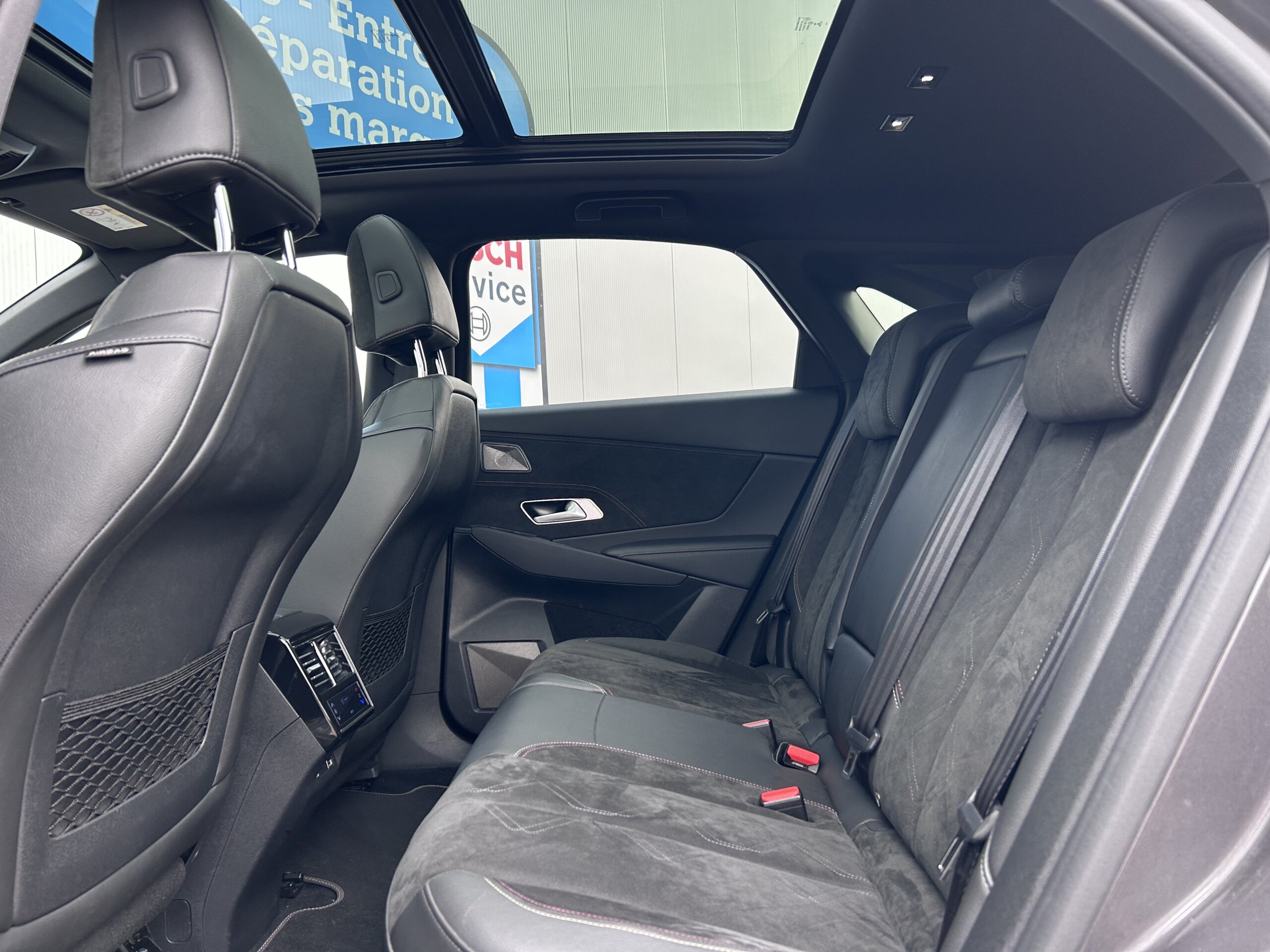 
								DS7 Crossback BlueHDI 180 EAT8 Performance Line+ full									