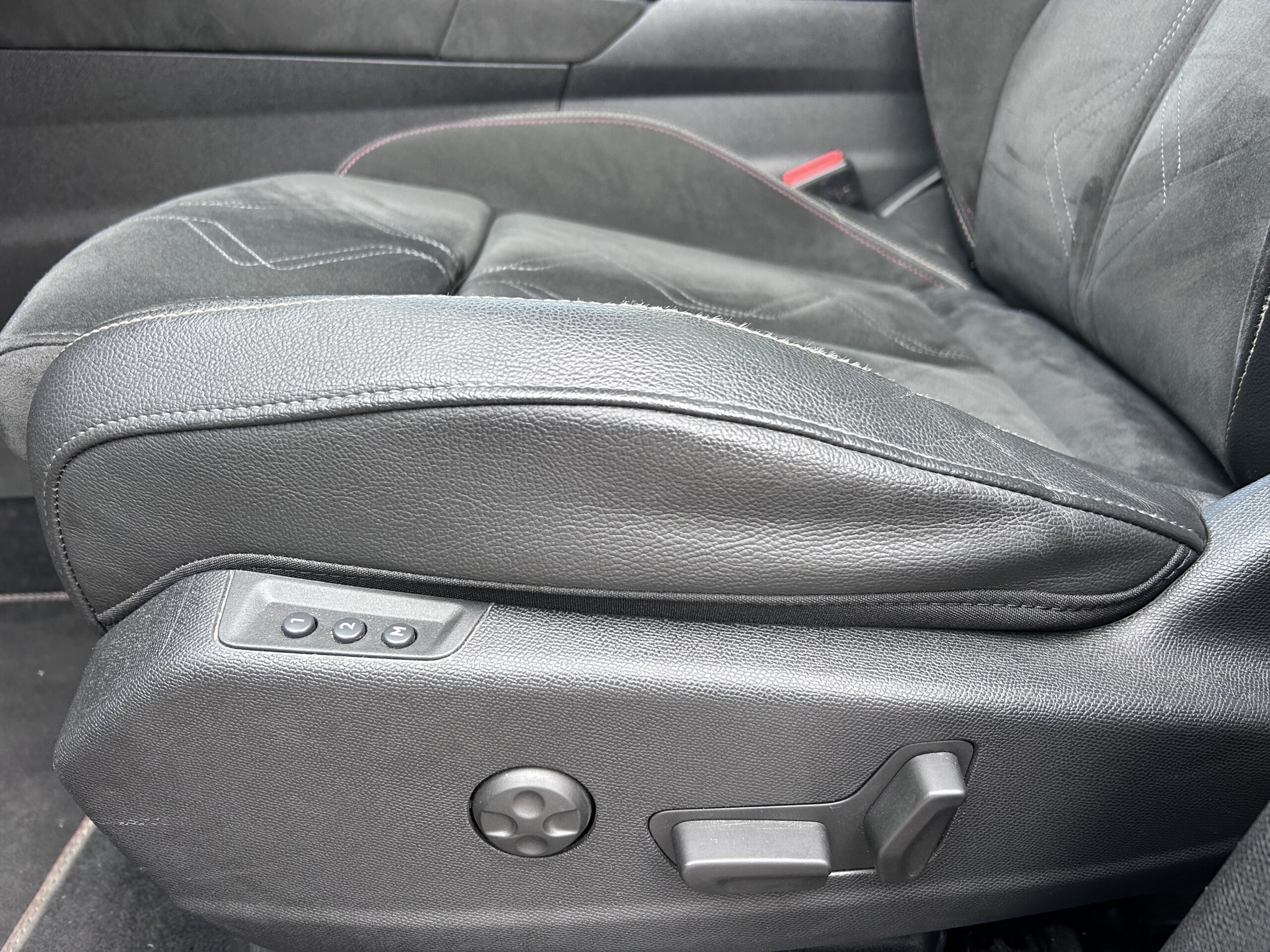 
								DS7 Crossback BlueHDI 180 EAT8 Performance Line+ full									