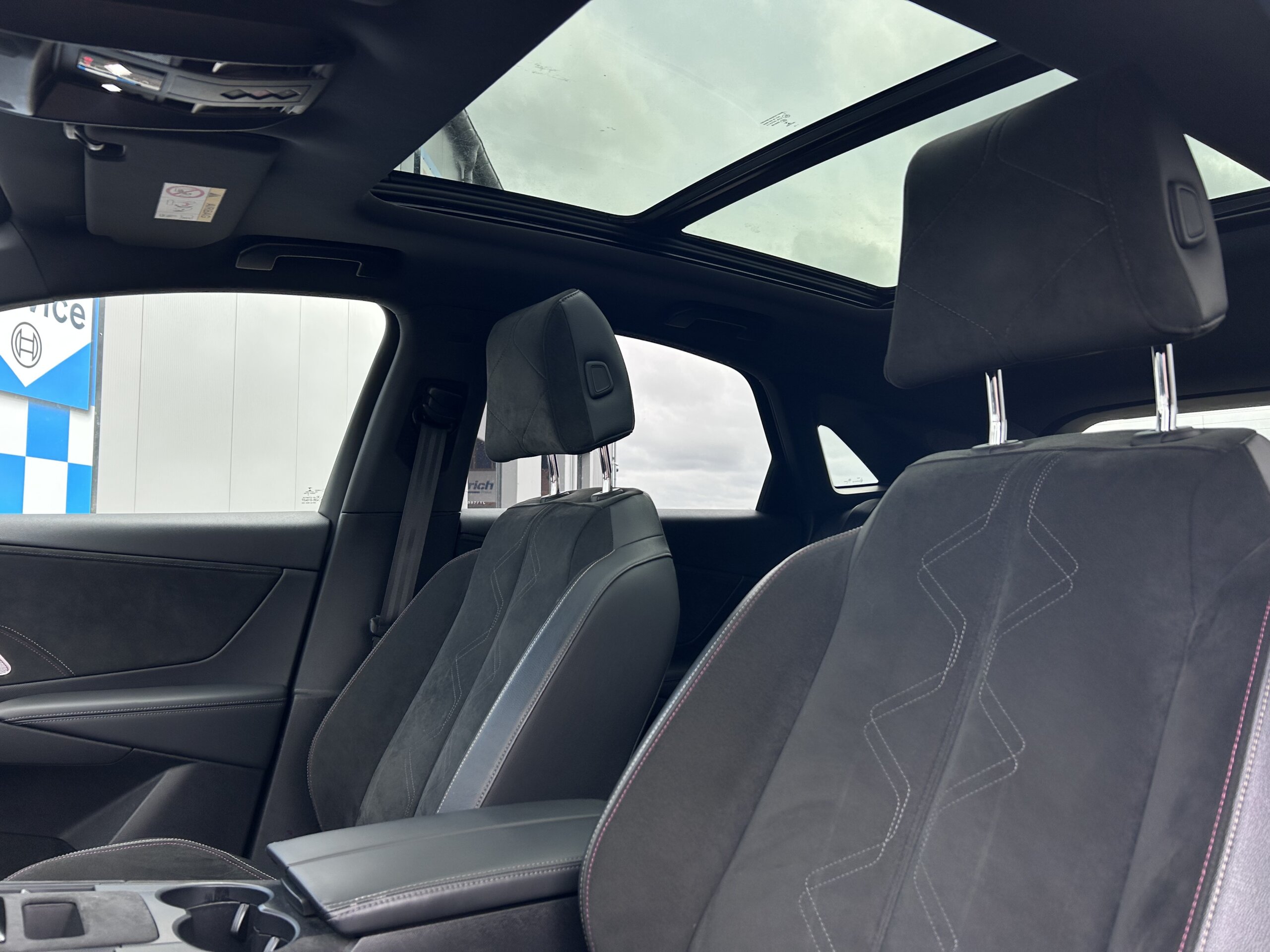 
								DS7 Crossback BlueHDI 180 EAT8 Performance Line+ full									