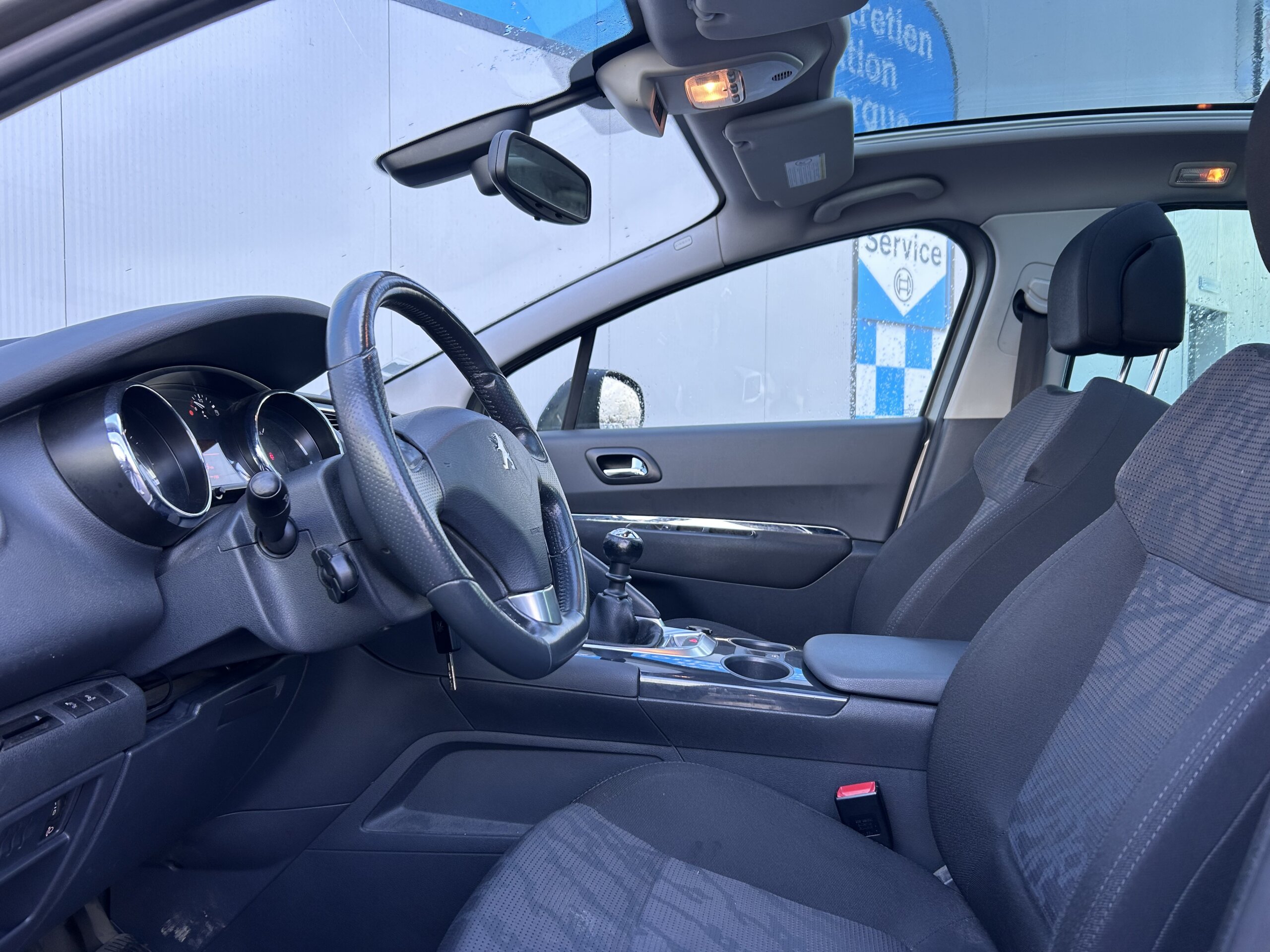 
								PEUGEOT 3008 1.6 HDI 110CV BVM6 full									