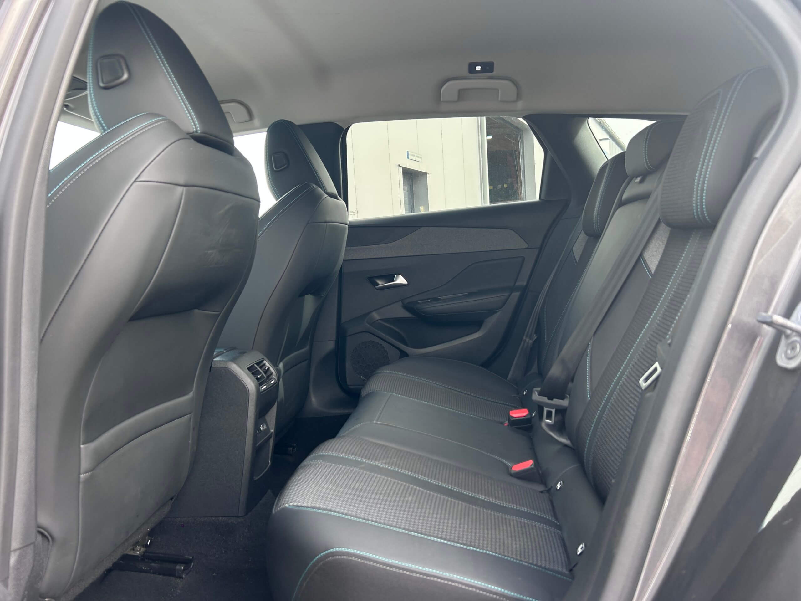 
								PEUGEOT 308 SW BlueHDI 130CV EAT8 ALLURE full									