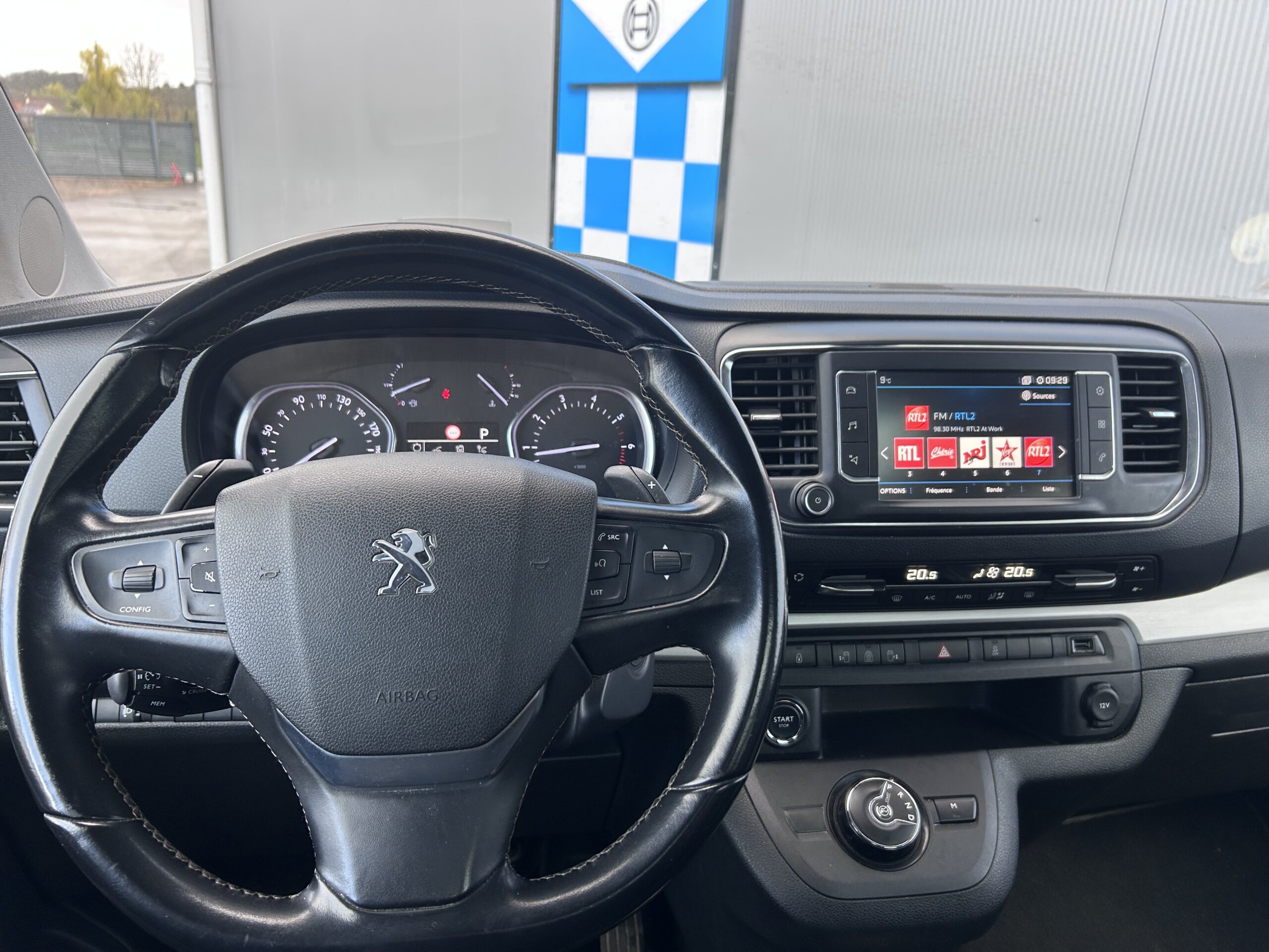 
								PEUGEOT TRAVELLER XL 2.0 BlueHDi 177 CV BVA 8 PLACES full									