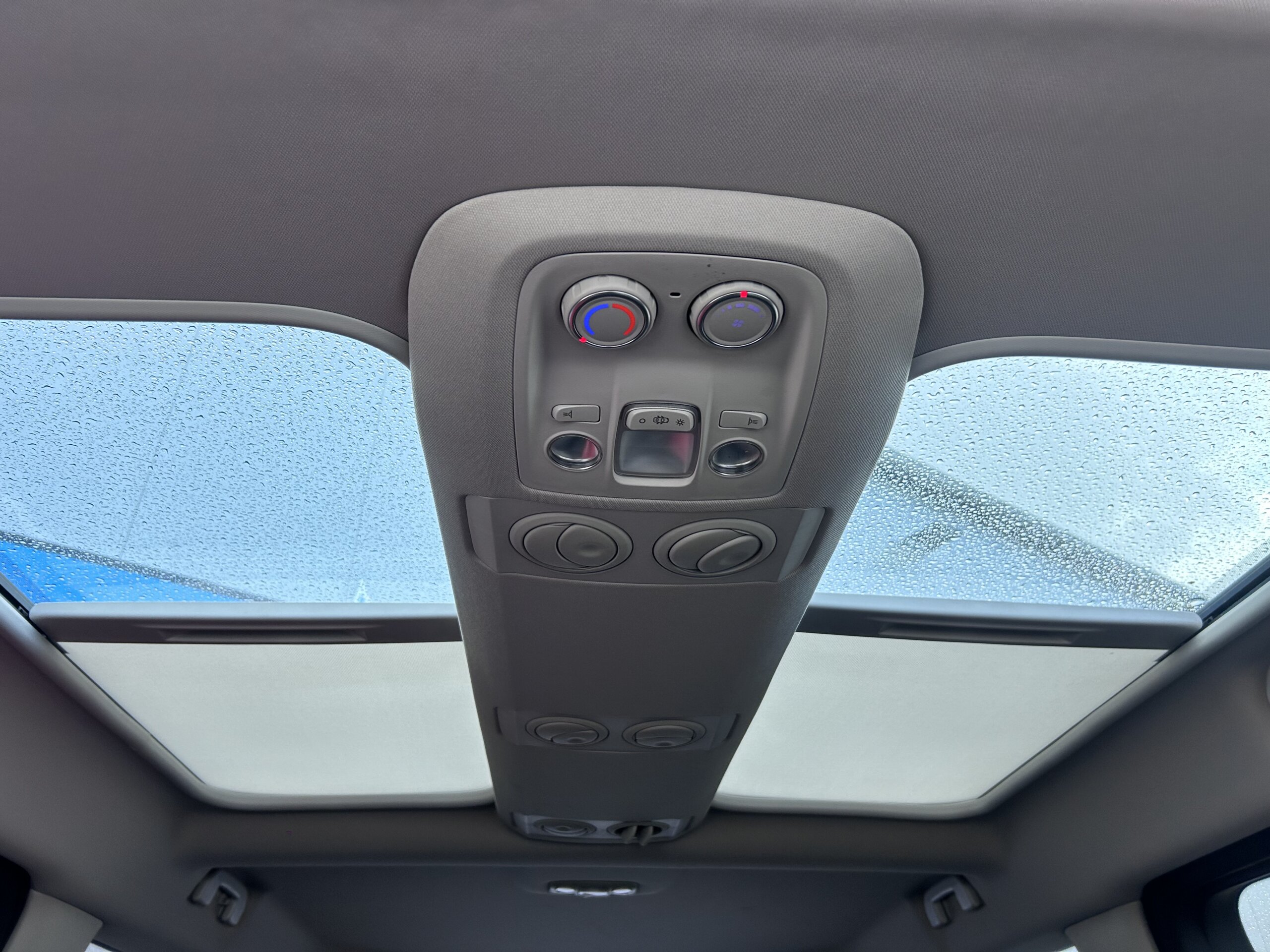 
								PEUGEOT TRAVELLER XL 2.0 BlueHDi 177 CV BVA 8 PLACES full									