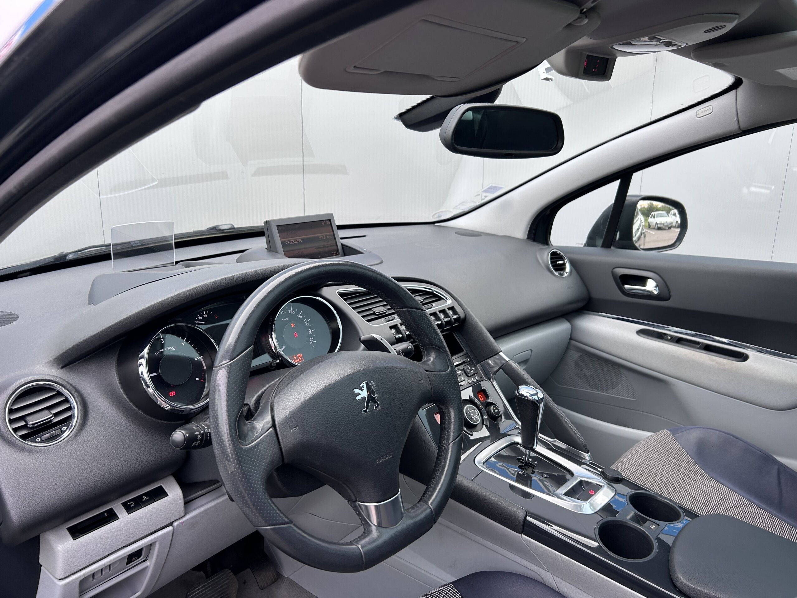 
								PEUGEOT 3008 1.6 HDI 110CV BMP6 ACTIVE full									