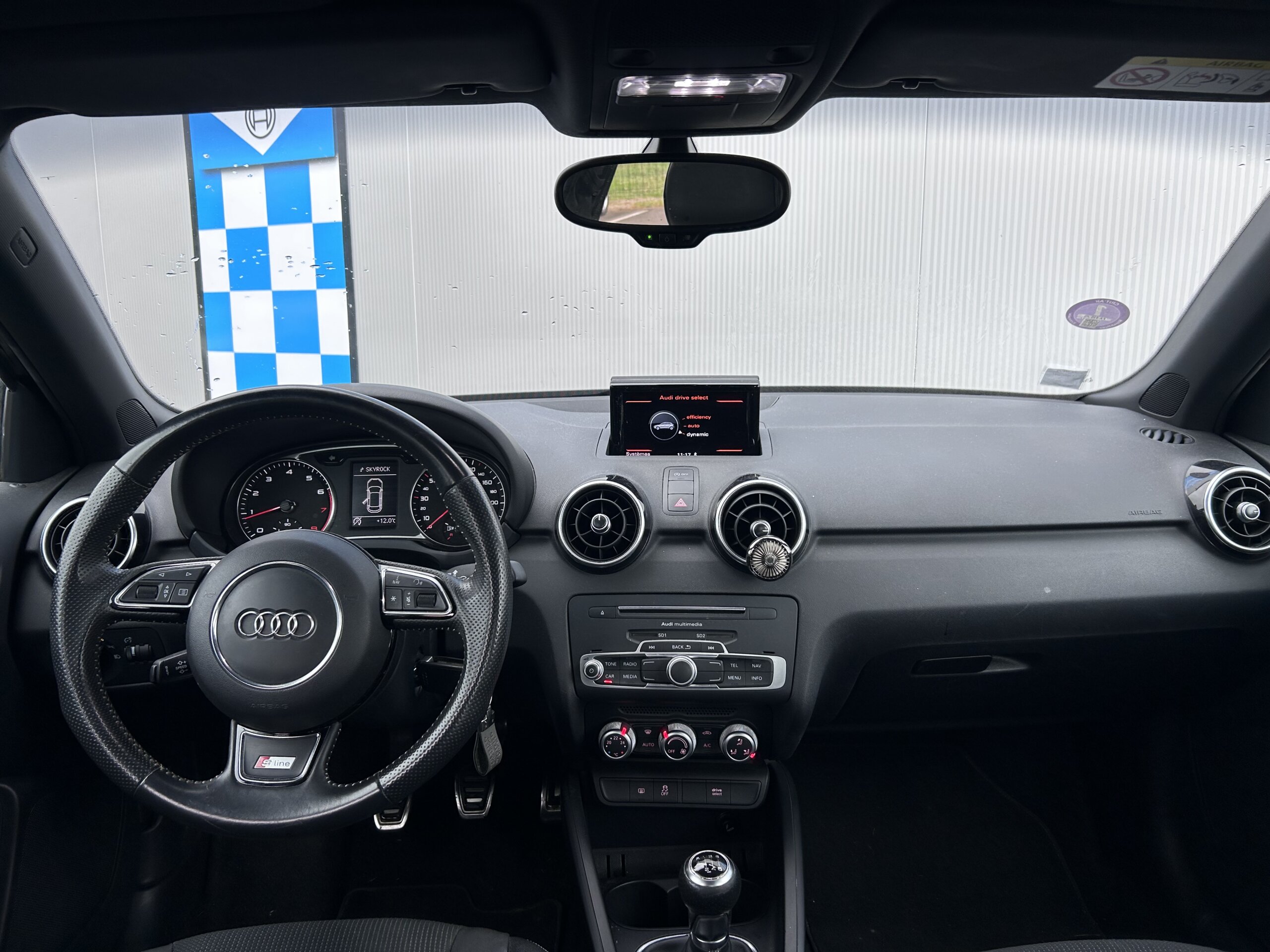 
								AUDI A1 S LINE 1.4 TFSI 125CV full									