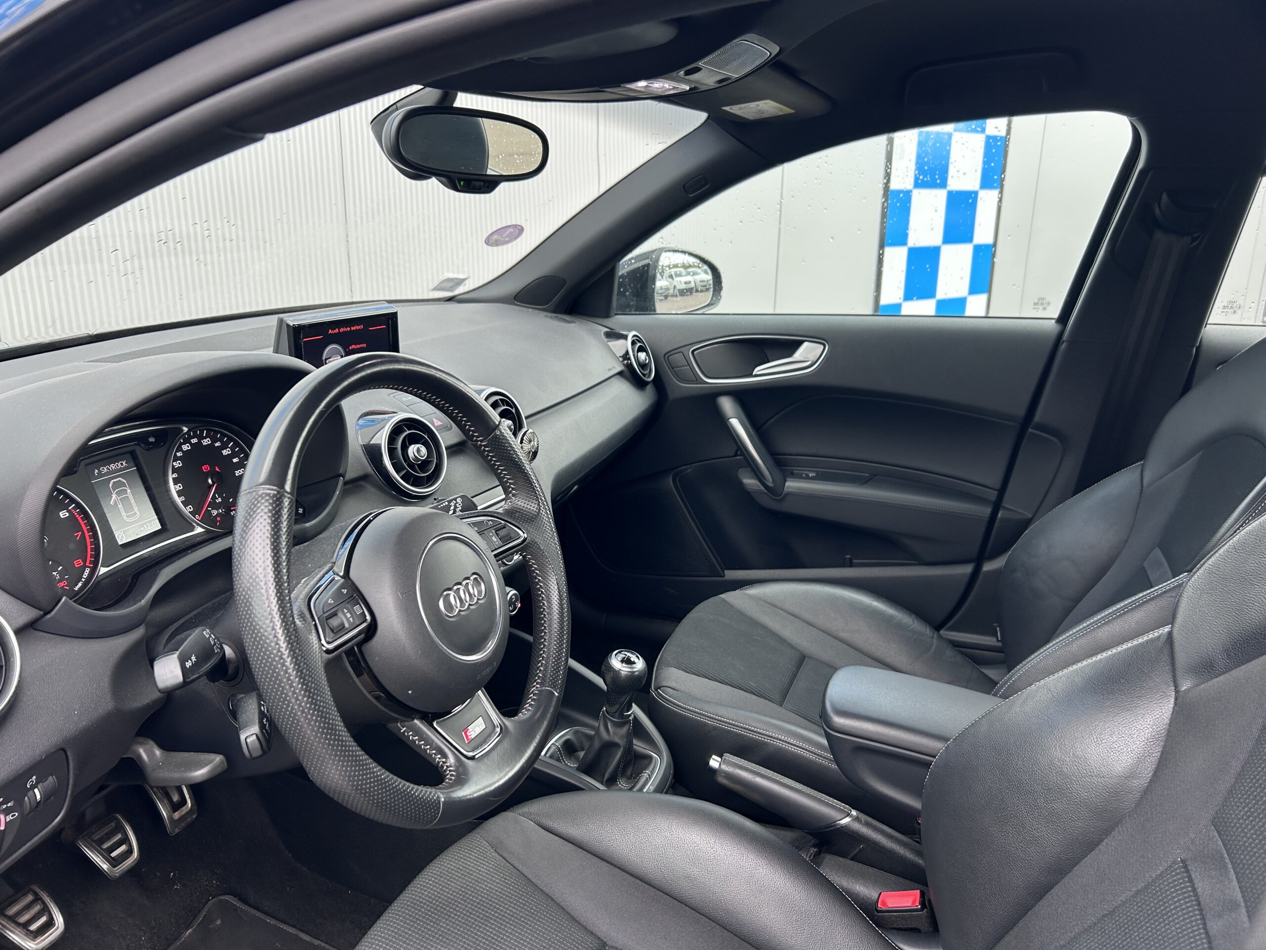 
								AUDI A1 S LINE 1.4 TFSI 125CV full									