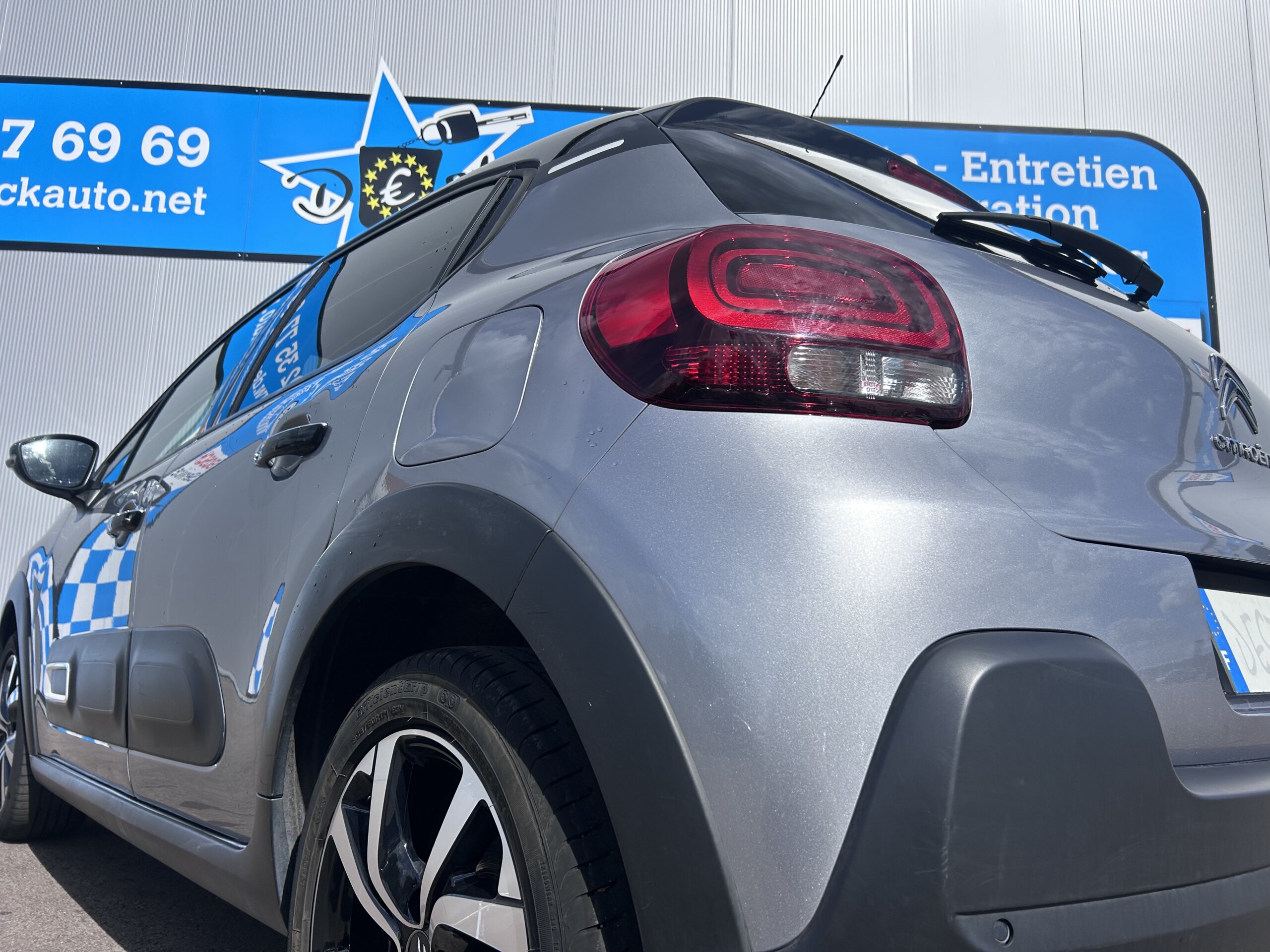 
								Citroën C3 1.5 BlueHDi 100CV SHINE full									