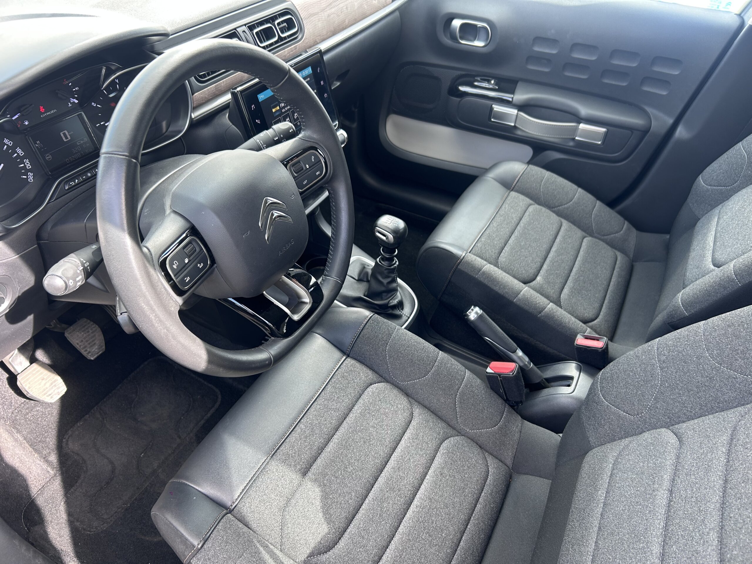 
								Citroën C3 1.5 BlueHDi 100CV SHINE full									
