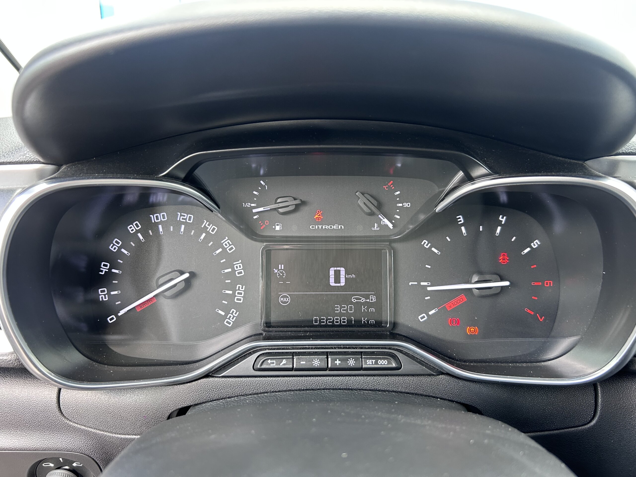 
								Citroën C3 1.5 BlueHDi 100CV SHINE full									