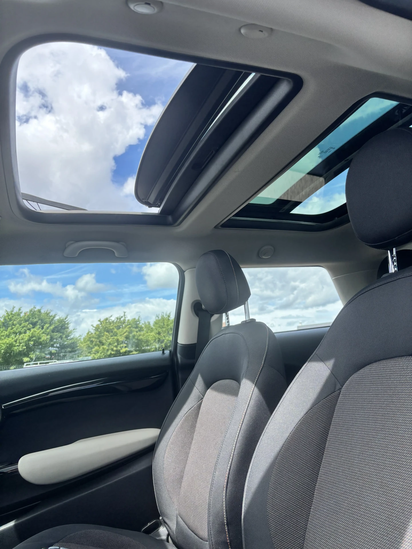 
								MINI ONE 1.2 75CV full									