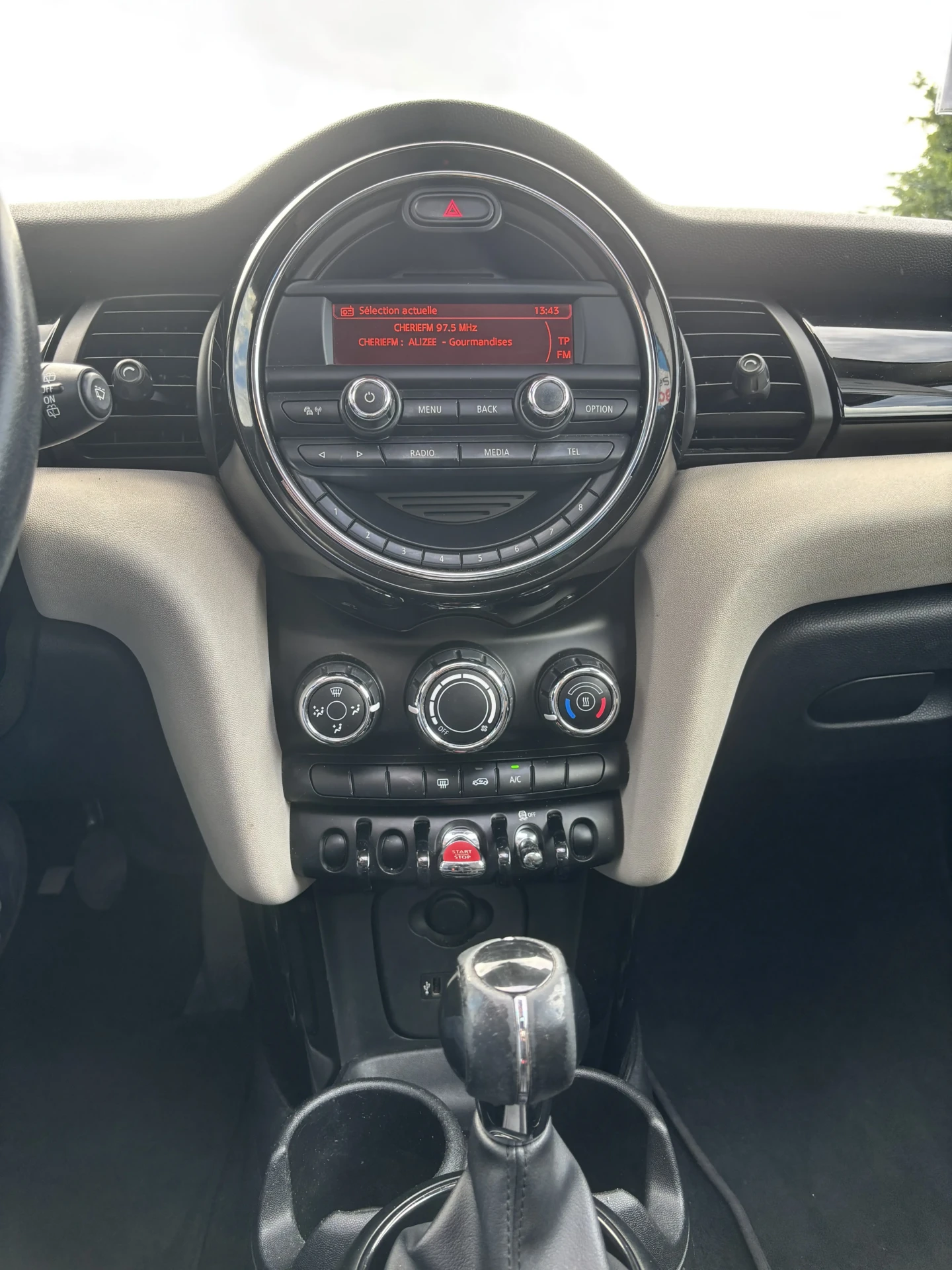 
								MINI ONE 1.2 75CV full									