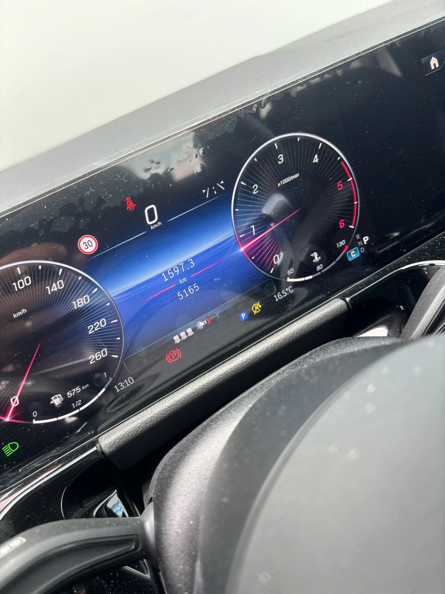 
								Mercedes GLA 200d AMG Line 8G-DCT full									