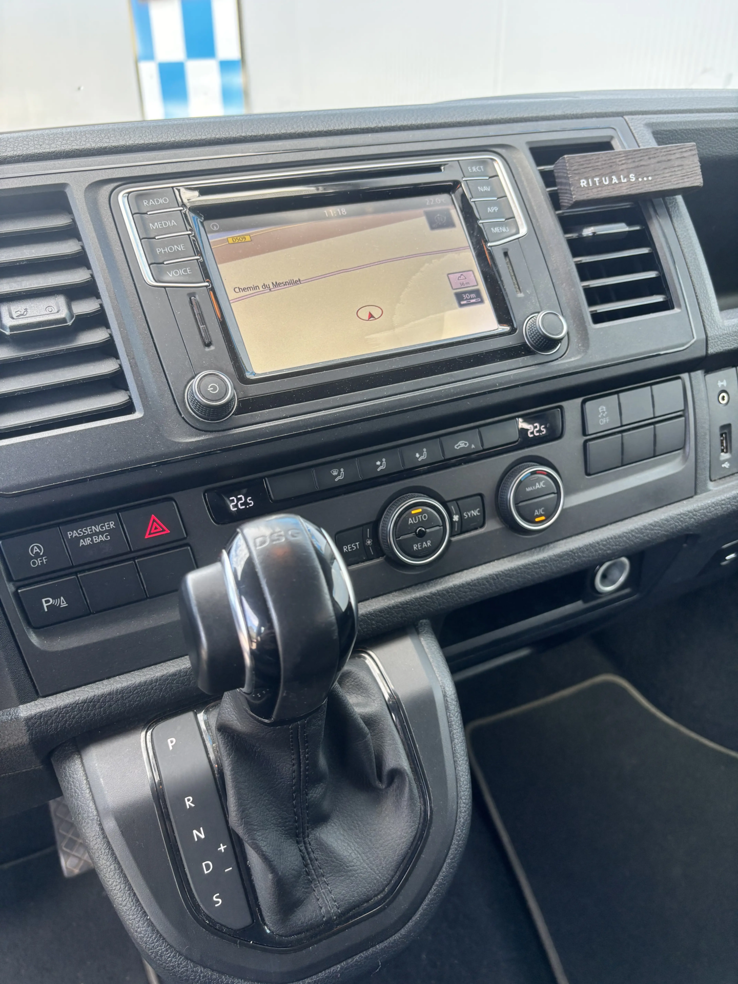 
								Volkswagen Caravelle 2.0 Tdi 150Cv DSG 7 9 Places full									
