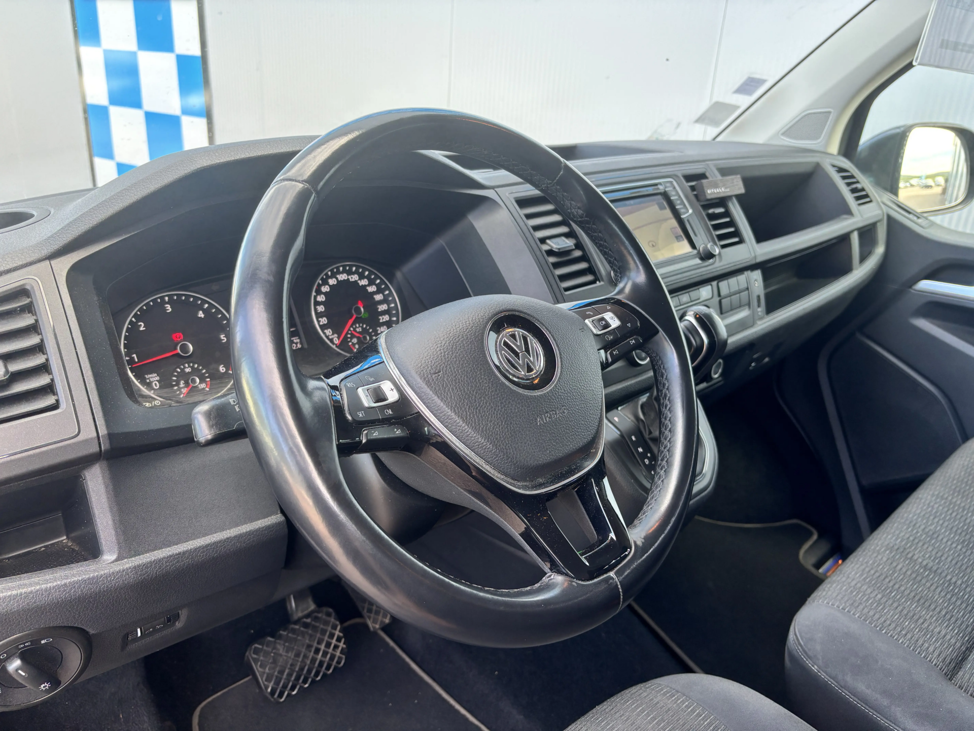 
								Volkswagen Caravelle 2.0 Tdi 150Cv DSG 7 9 Places full									