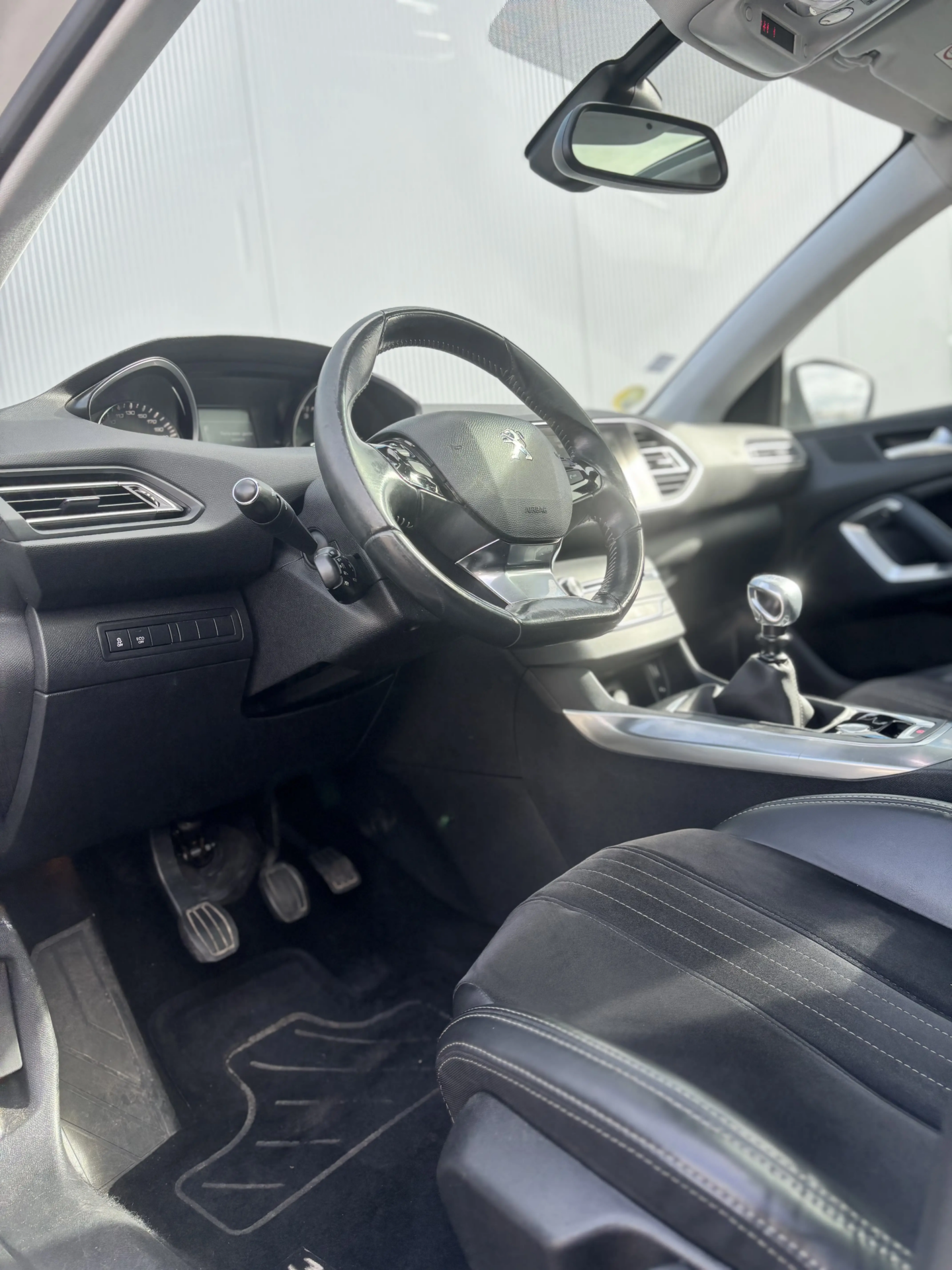 
								Peugeot 308 2.0 Hdi 150CV Bvm 6 Féline full									