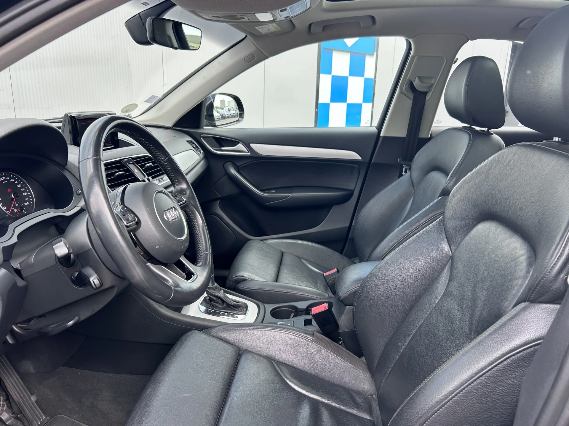 
								Audi Q3 2.0 TDI S TRONIC 150CV S LINE full									