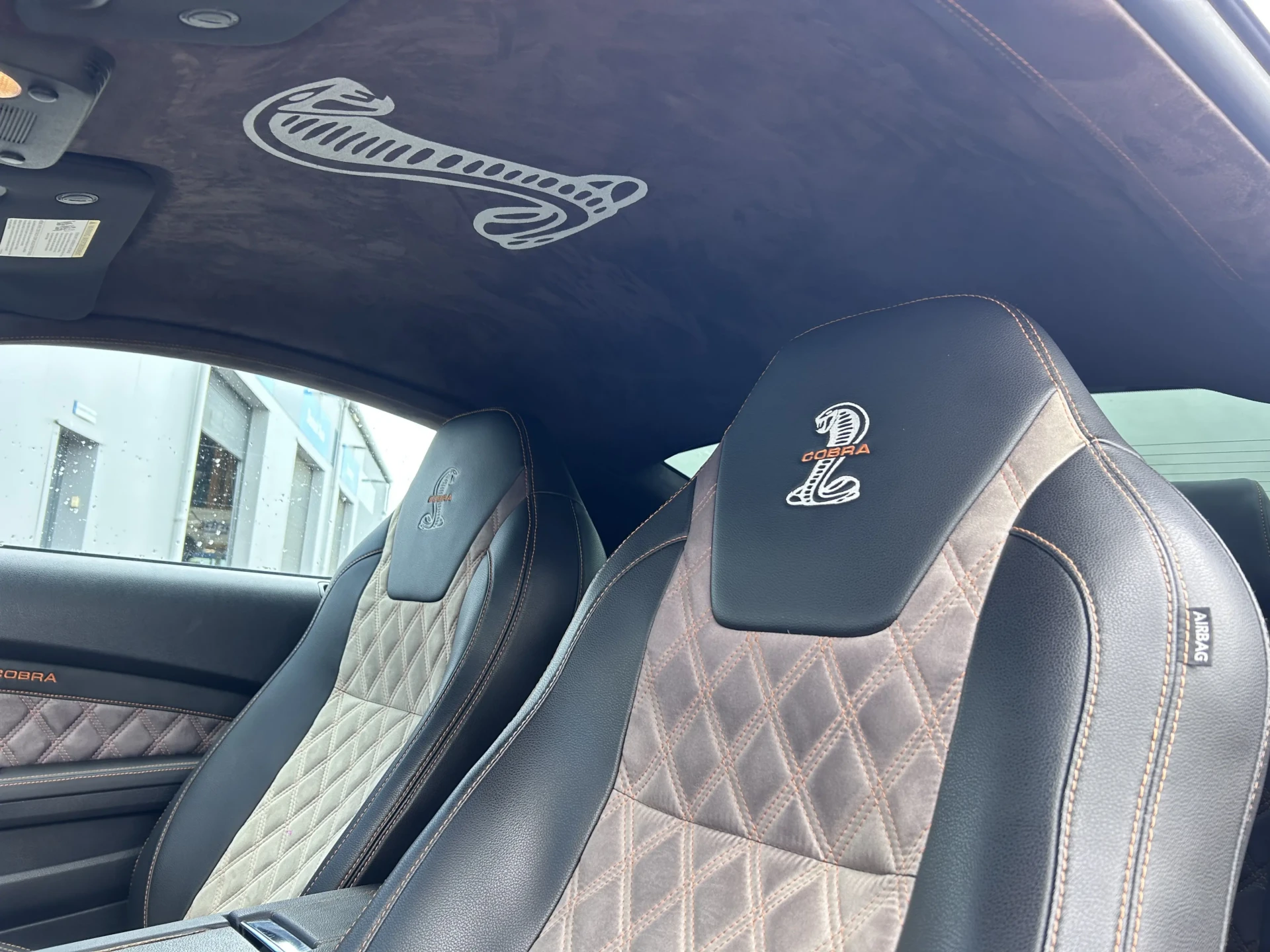 
								Ford Mustang V6 3.7 305CV PREMIUM full									