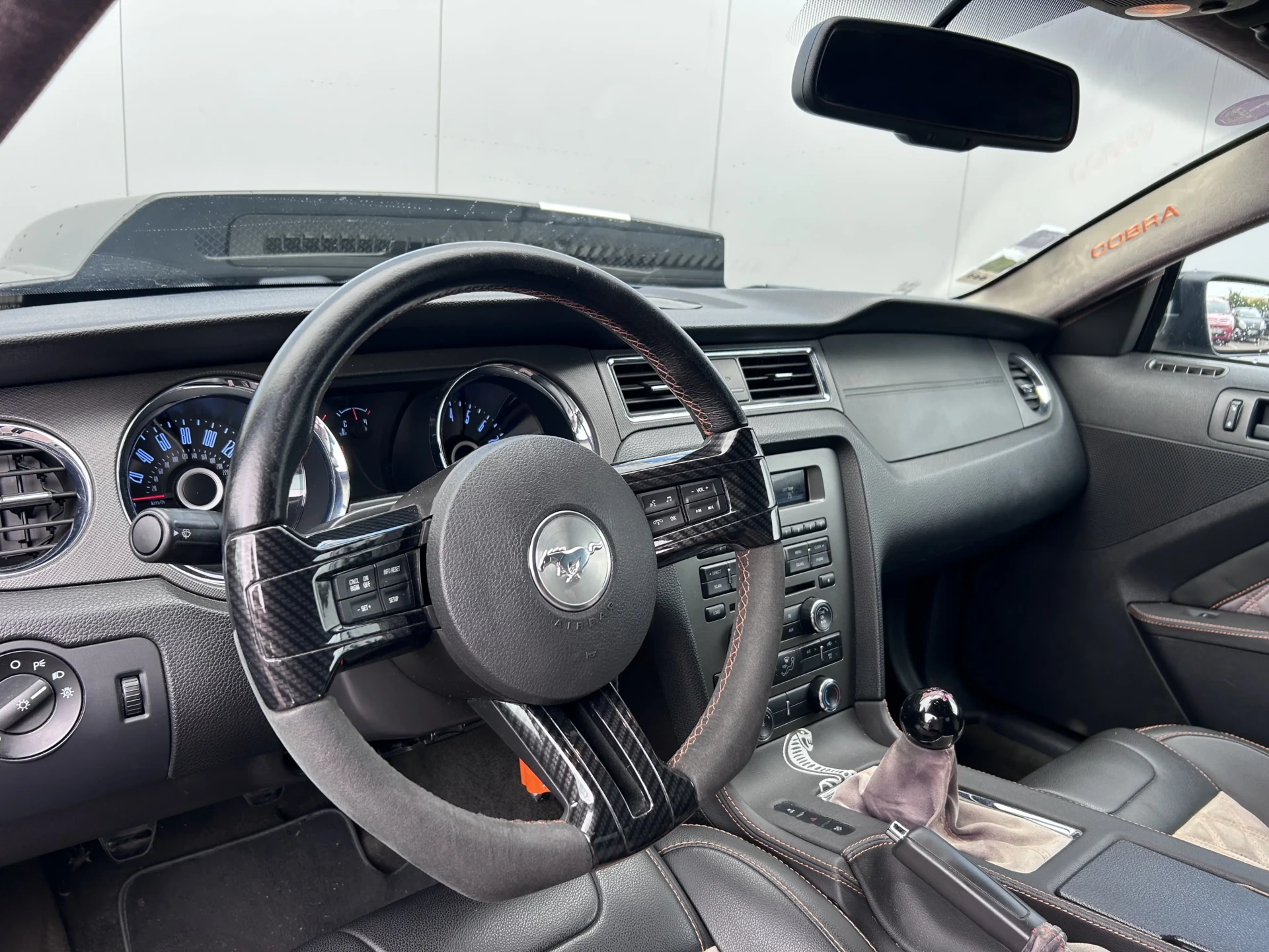 
								Ford Mustang V6 3.7 305CV PREMIUM full									