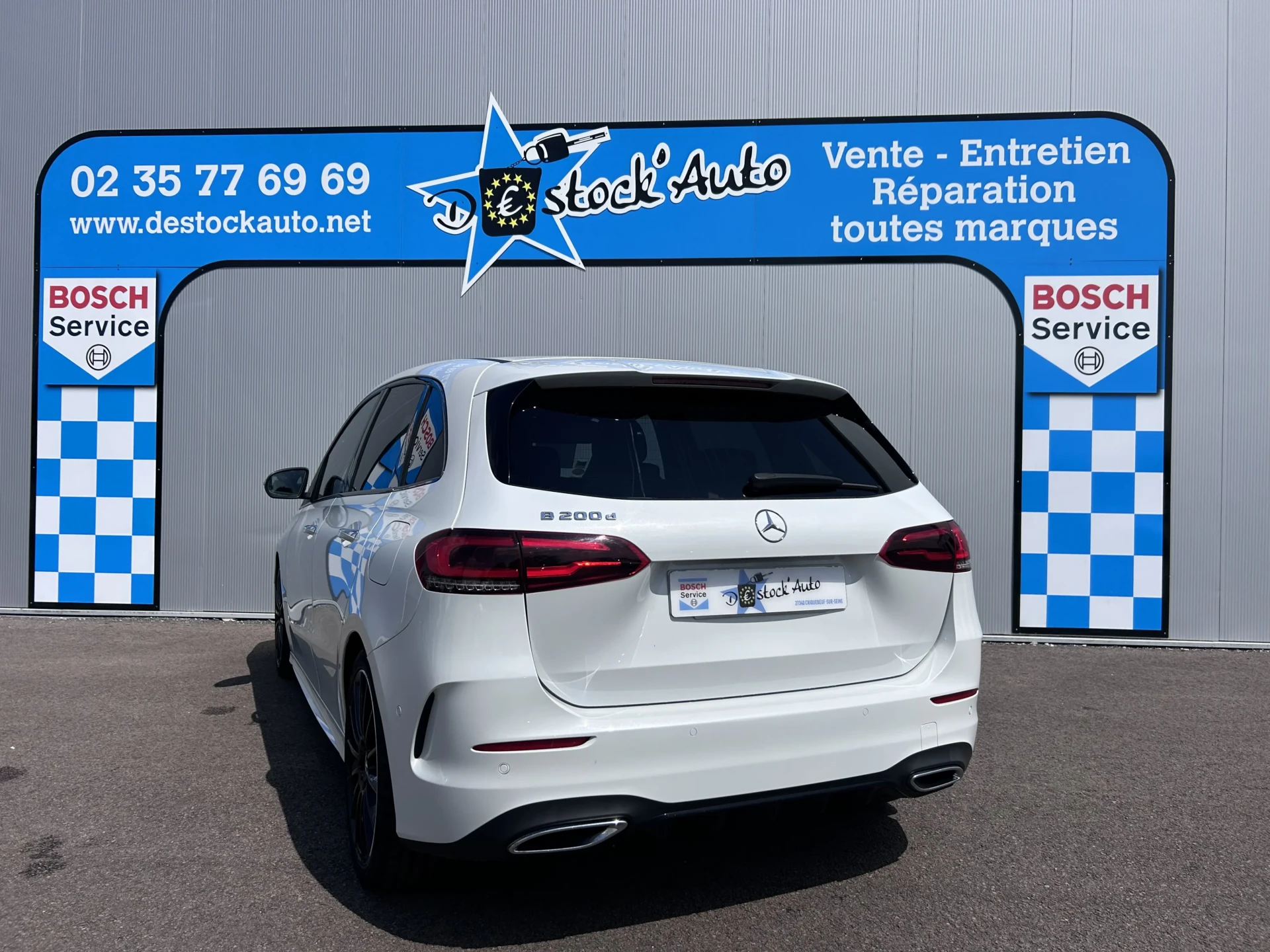 
								MERCEDES CLASSE B 2.0 150CV AMG LINE full									