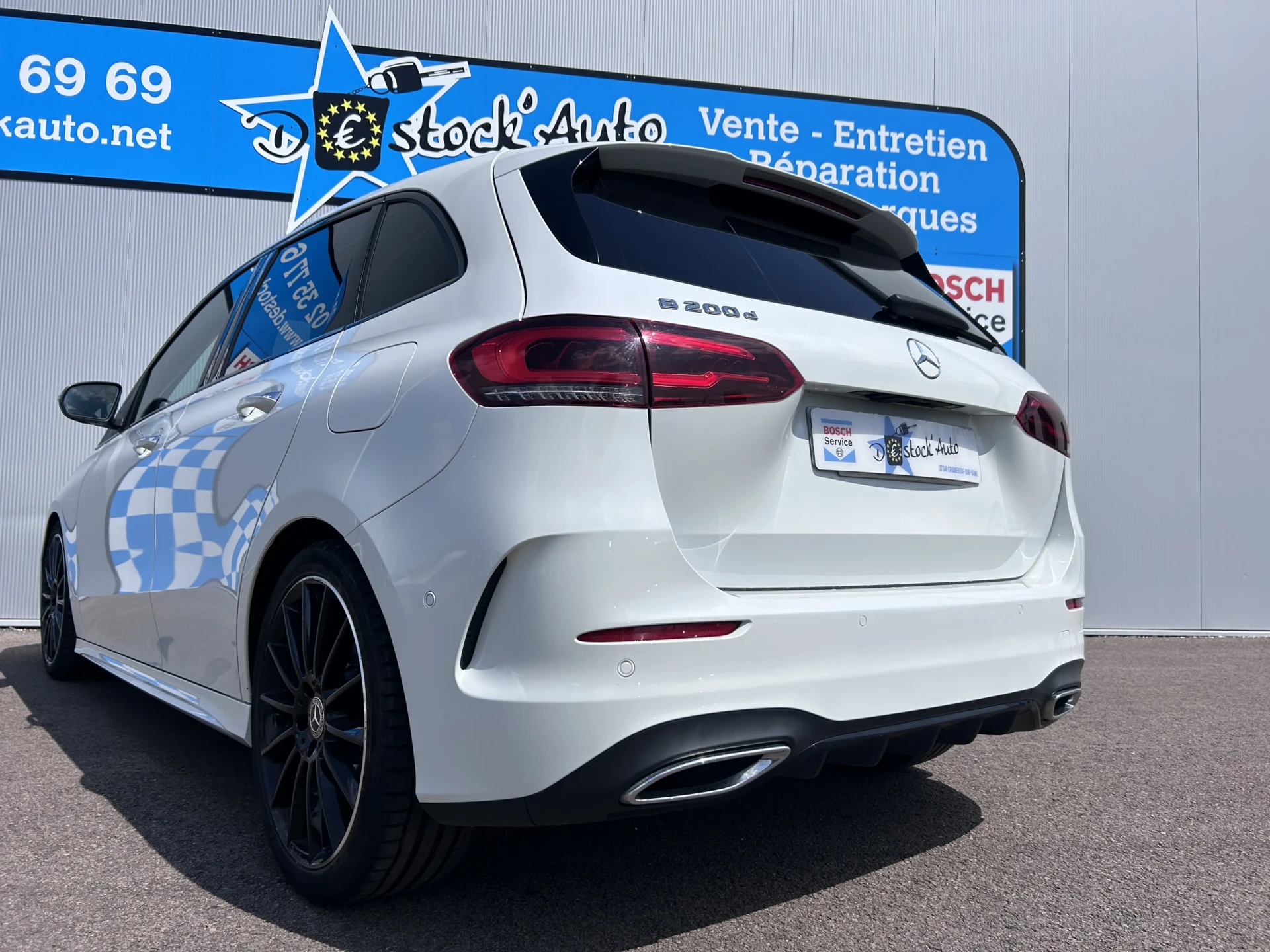
								MERCEDES CLASSE B 2.0 150CV AMG LINE full									