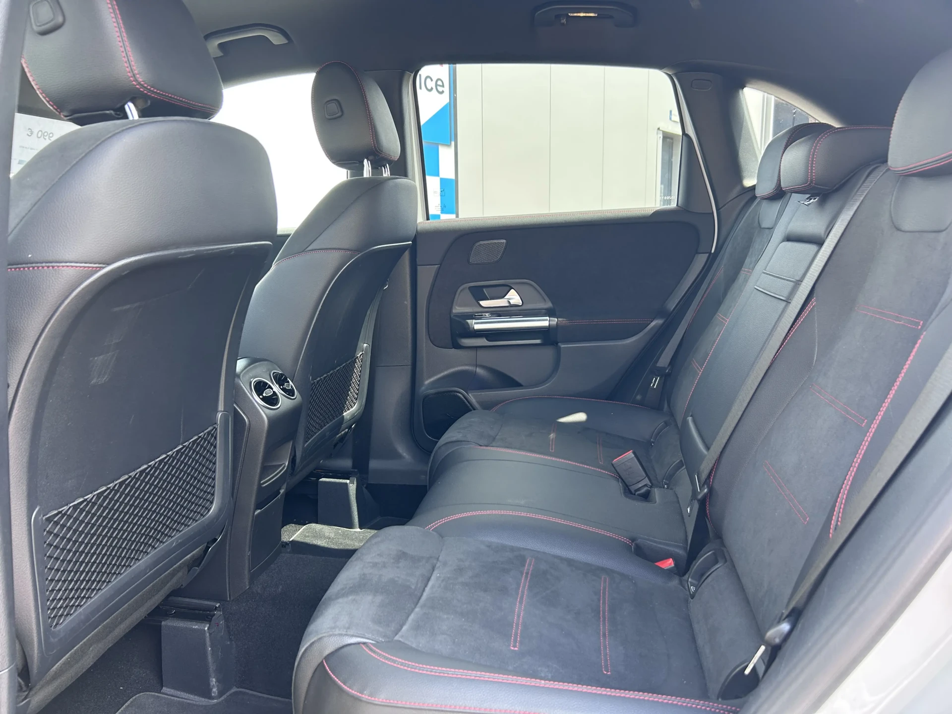 
								MERCEDES CLASSE B 2.0 150CV AMG LINE full									