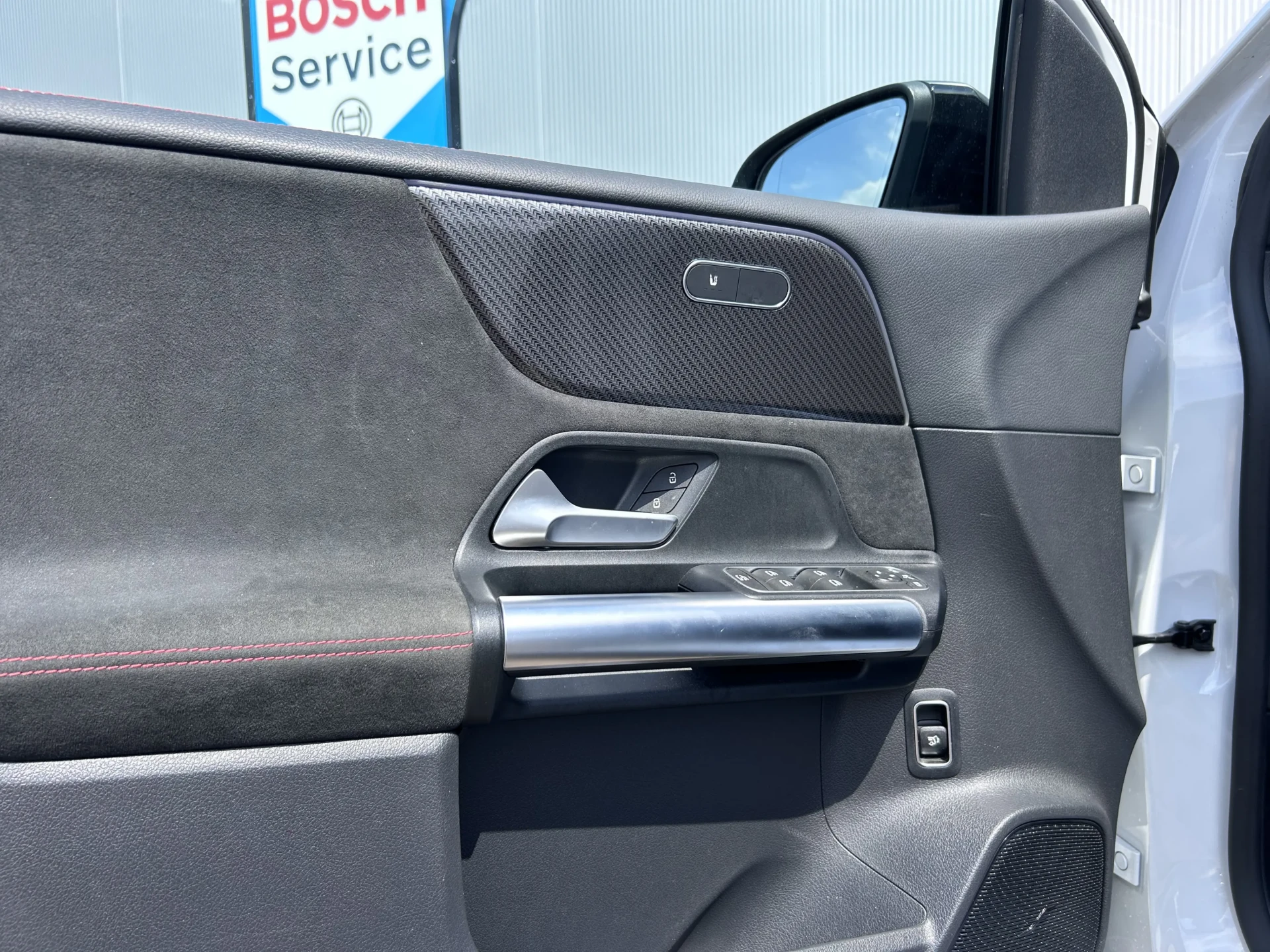 
								MERCEDES CLASSE B 2.0 150CV AMG LINE full									
