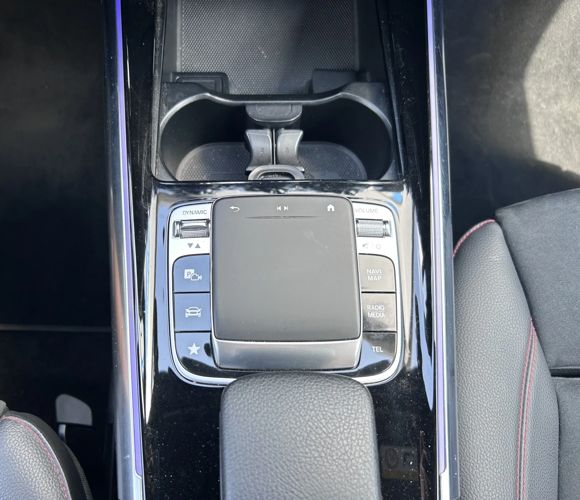 
								MERCEDES CLASSE B 2.0 150CV AMG LINE full									