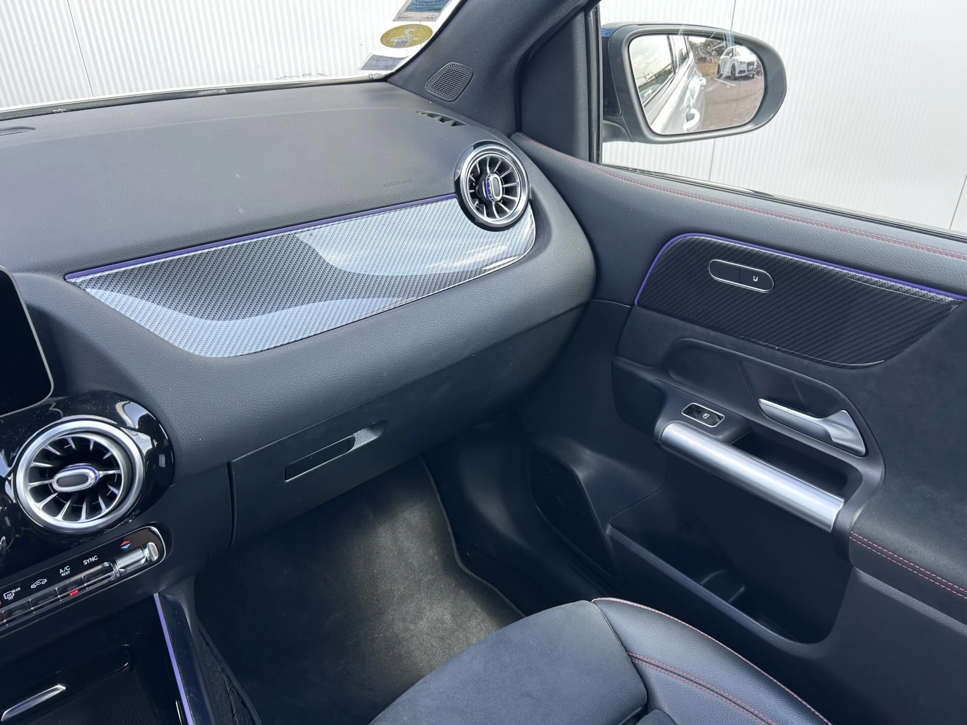 
								MERCEDES CLASSE B 2.0 150CV AMG LINE full									