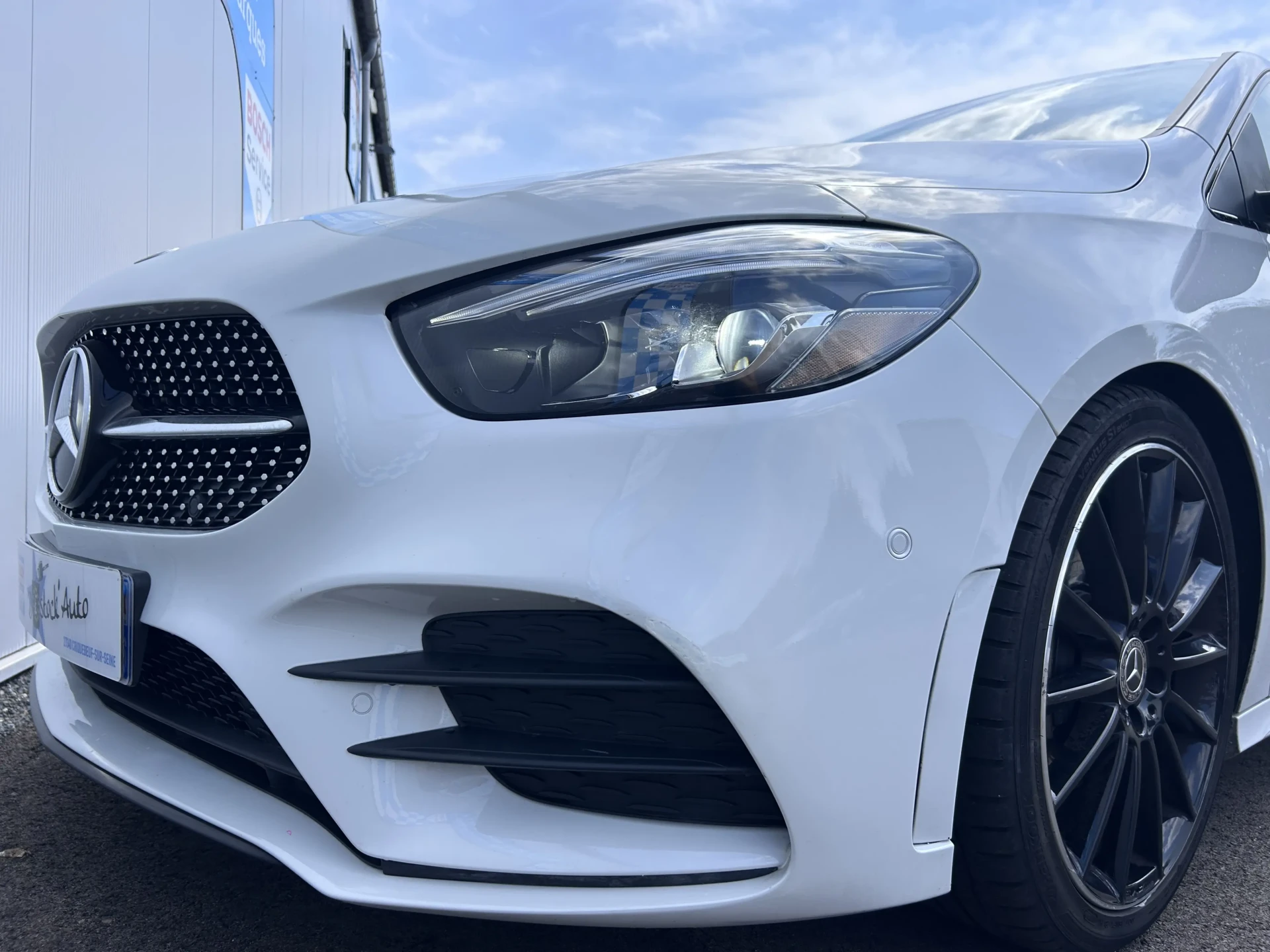 
								MERCEDES CLASSE B 2.0 150CV AMG LINE full									