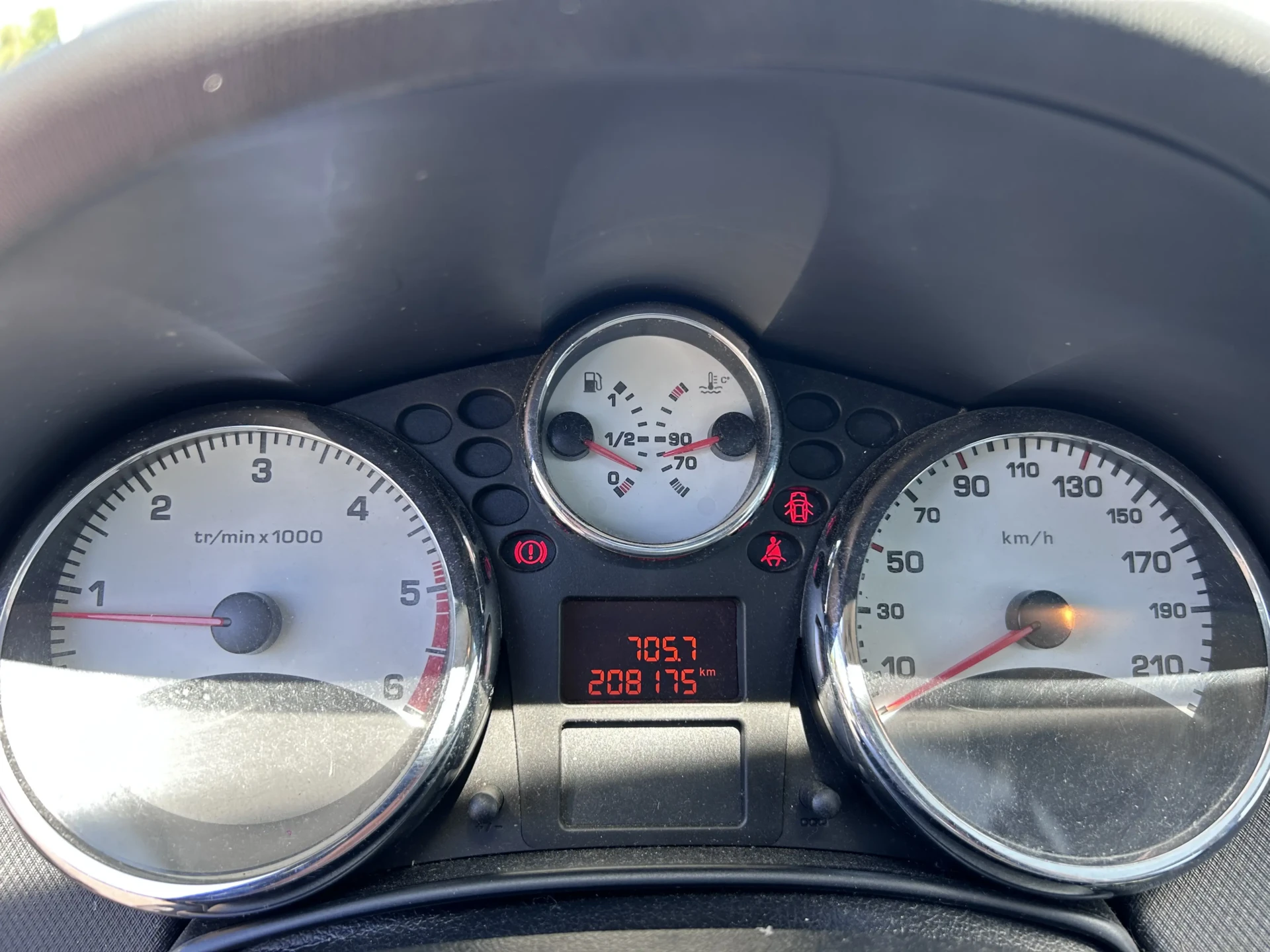 
								PEUGEOT 207 1,6 HDI 90CV ENVY full									
