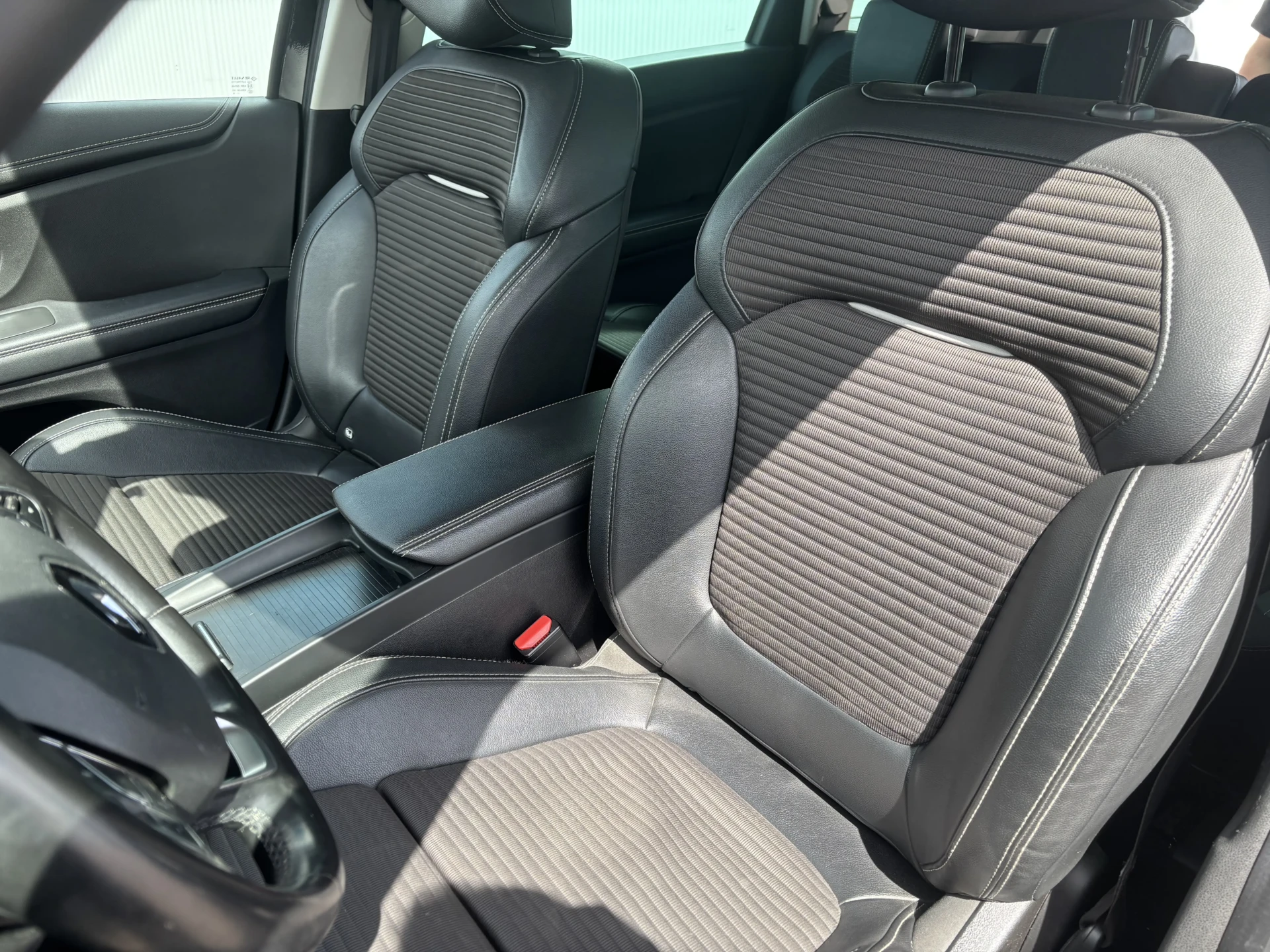 
								Renault Grand Scenic 7 Places Bose 1.7 Dci 120Cv Edc 7 full									
