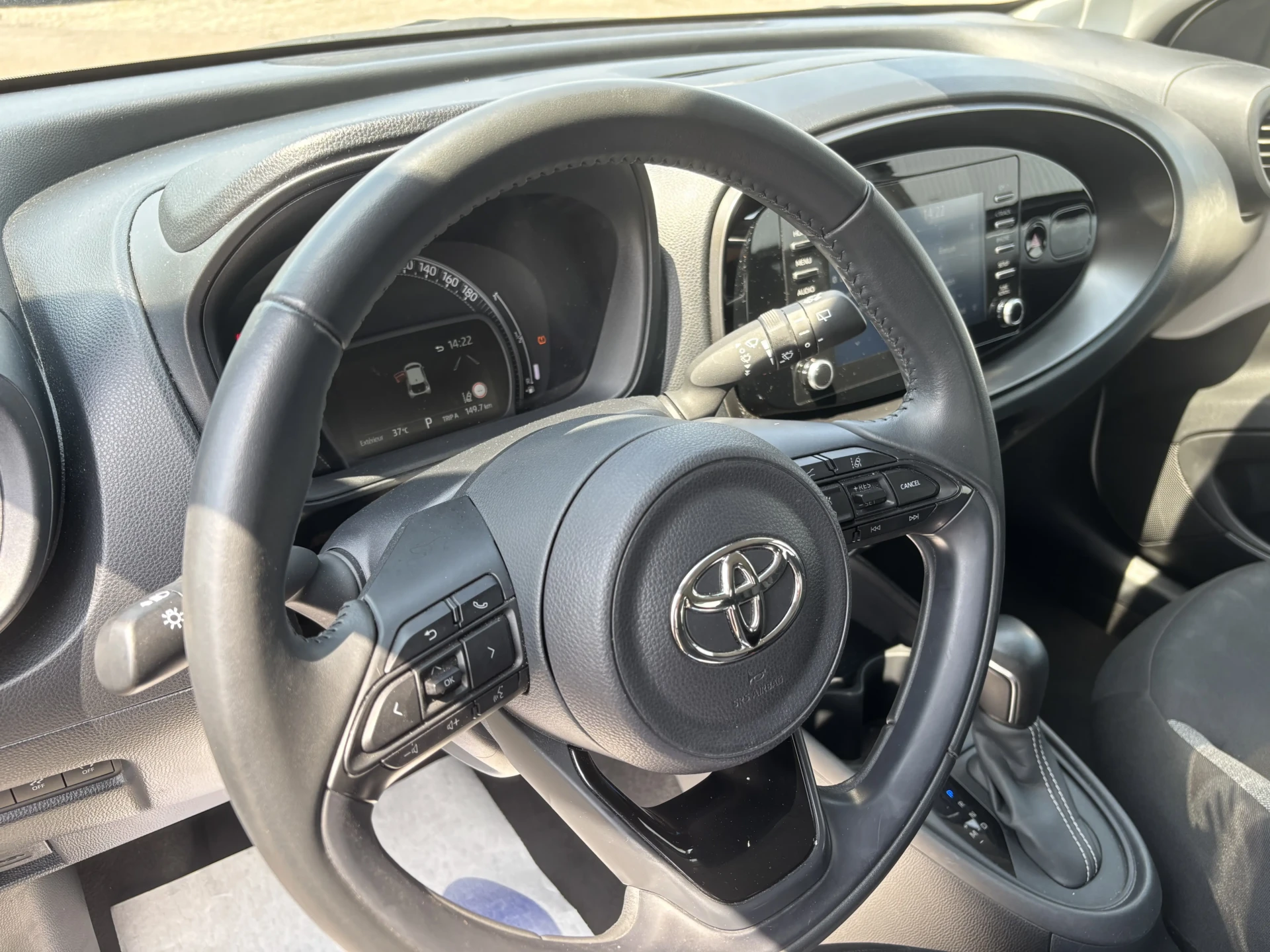 
								TOYOTA AYGO X 1.0i VVT-i 72 full									