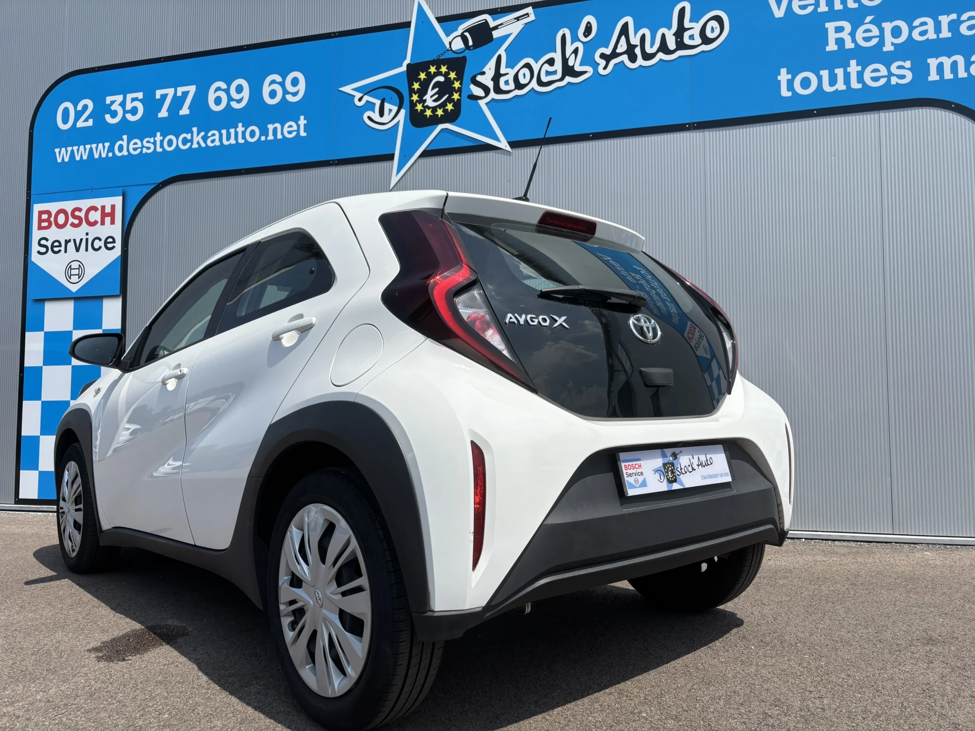
								TOYOTA AYGO X 1.0i VVT-i 72 full									